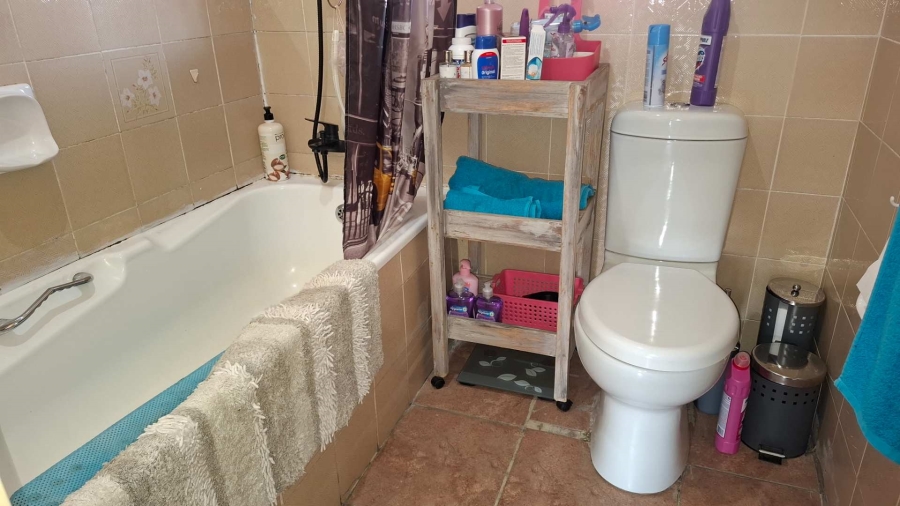 3 Bedroom Property for Sale in Brackendowns Gauteng