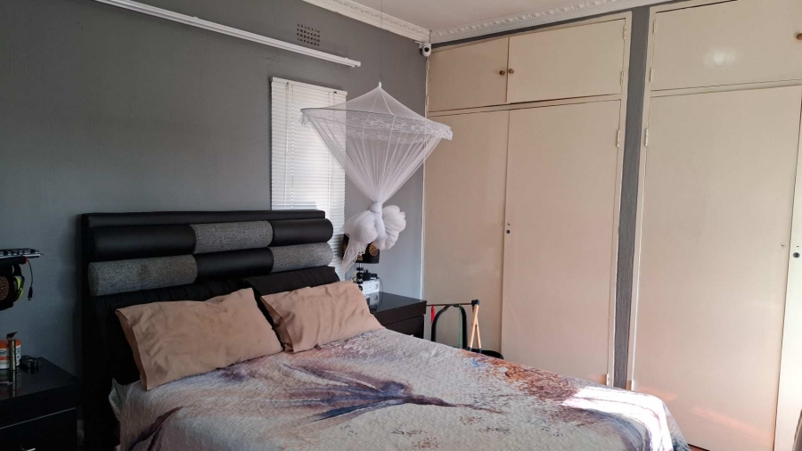 3 Bedroom Property for Sale in Brackendowns Gauteng