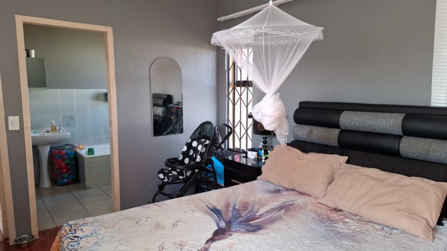 3 Bedroom Property for Sale in Brackendowns Gauteng