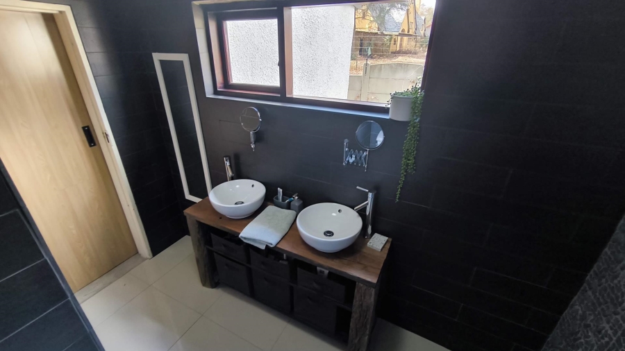 3 Bedroom Property for Sale in Brackendowns Gauteng