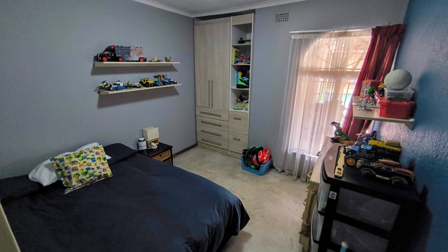 3 Bedroom Property for Sale in Brackendowns Gauteng