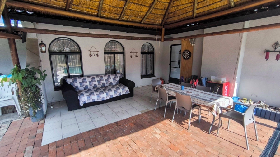 3 Bedroom Property for Sale in Brackendowns Gauteng