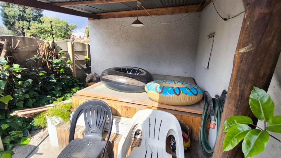 3 Bedroom Property for Sale in Brackendowns Gauteng