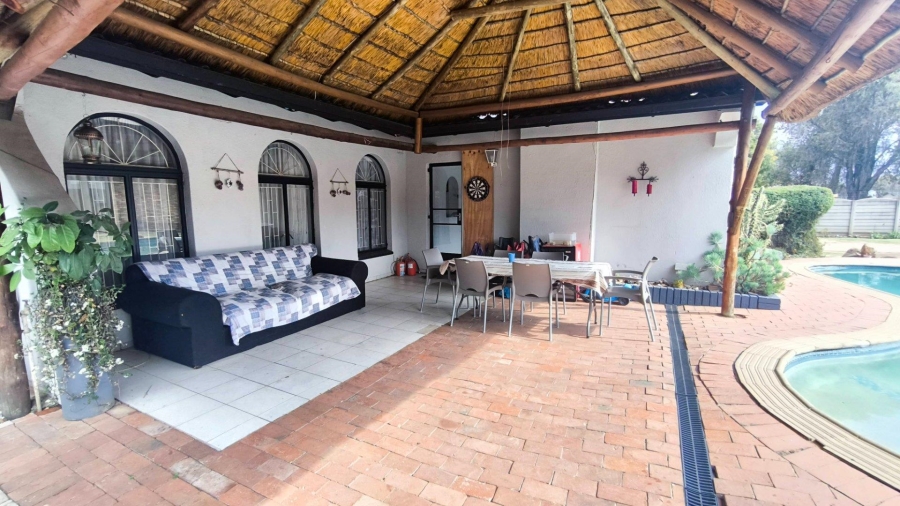 3 Bedroom Property for Sale in Brackendowns Gauteng