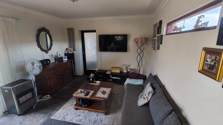 3 Bedroom Property for Sale in Brackendowns Gauteng