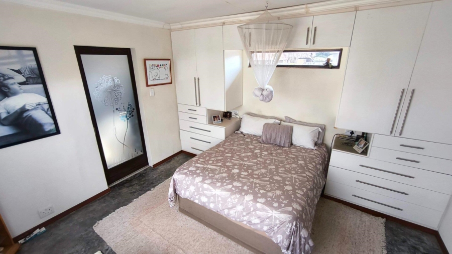3 Bedroom Property for Sale in Brackendowns Gauteng