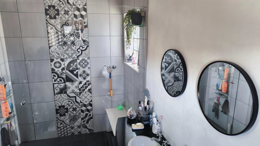 3 Bedroom Property for Sale in Brackendowns Gauteng