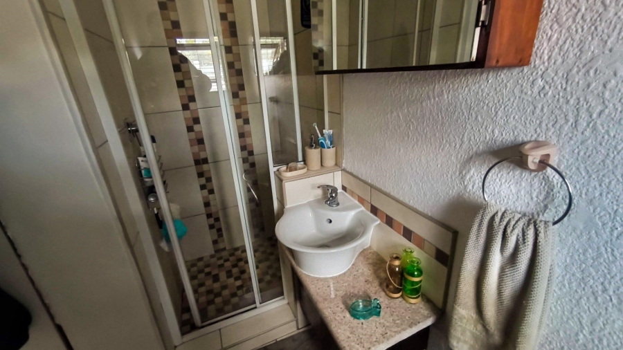 3 Bedroom Property for Sale in Brackendowns Gauteng