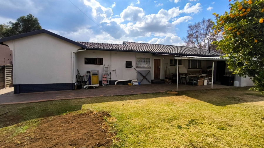 3 Bedroom Property for Sale in Brackendowns Gauteng
