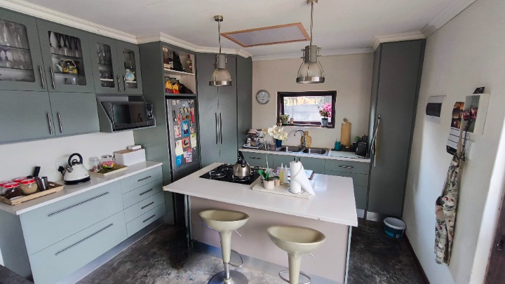 3 Bedroom Property for Sale in Brackendowns Gauteng