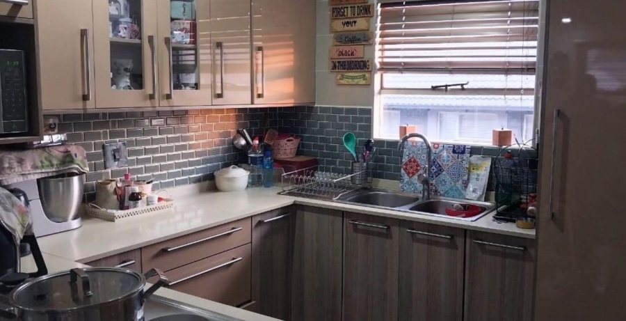 2 Bedroom Property for Sale in Ridgeway Gauteng