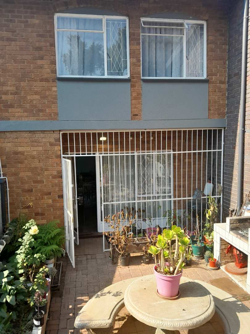 2 Bedroom Property for Sale in South Crest Gauteng