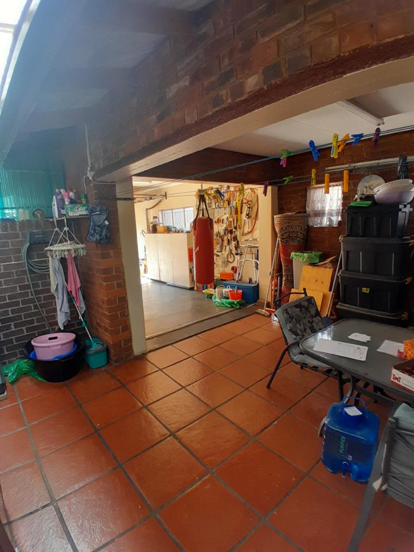 2 Bedroom Property for Sale in South Crest Gauteng