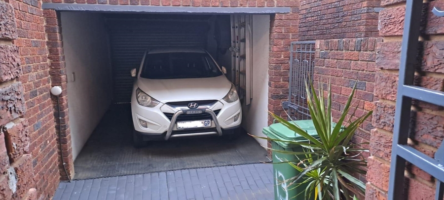 3 Bedroom Property for Sale in Brackenhurst Gauteng