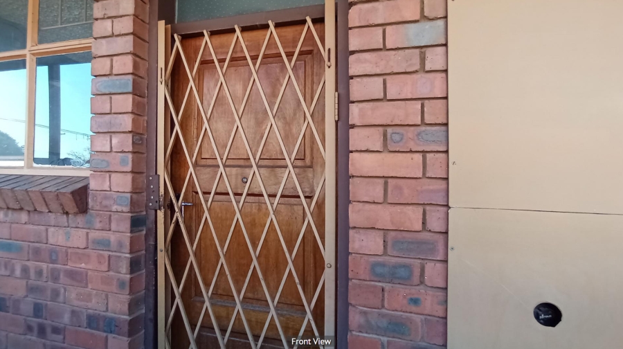 2 Bedroom Property for Sale in Pretoria North Gauteng