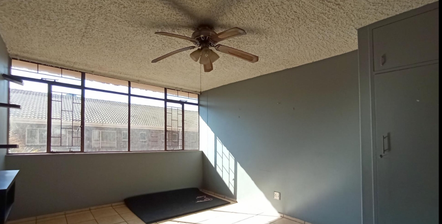 2 Bedroom Property for Sale in Pretoria North Gauteng