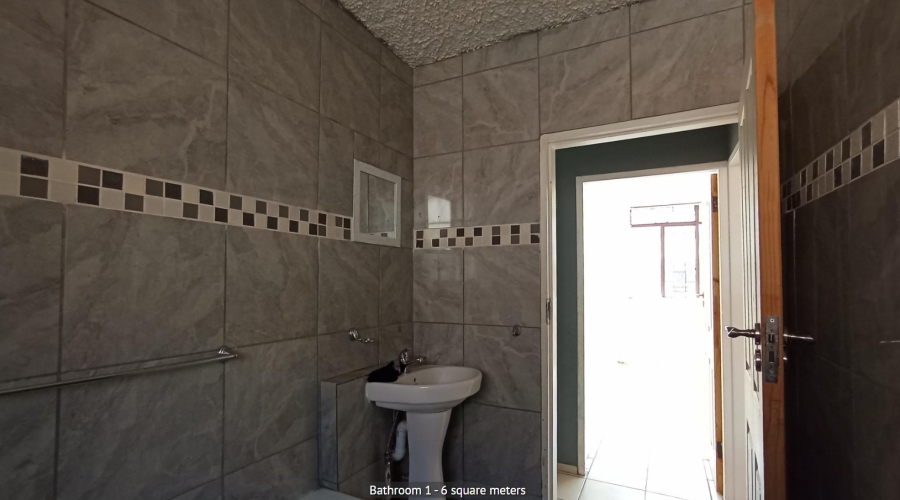 2 Bedroom Property for Sale in Pretoria North Gauteng