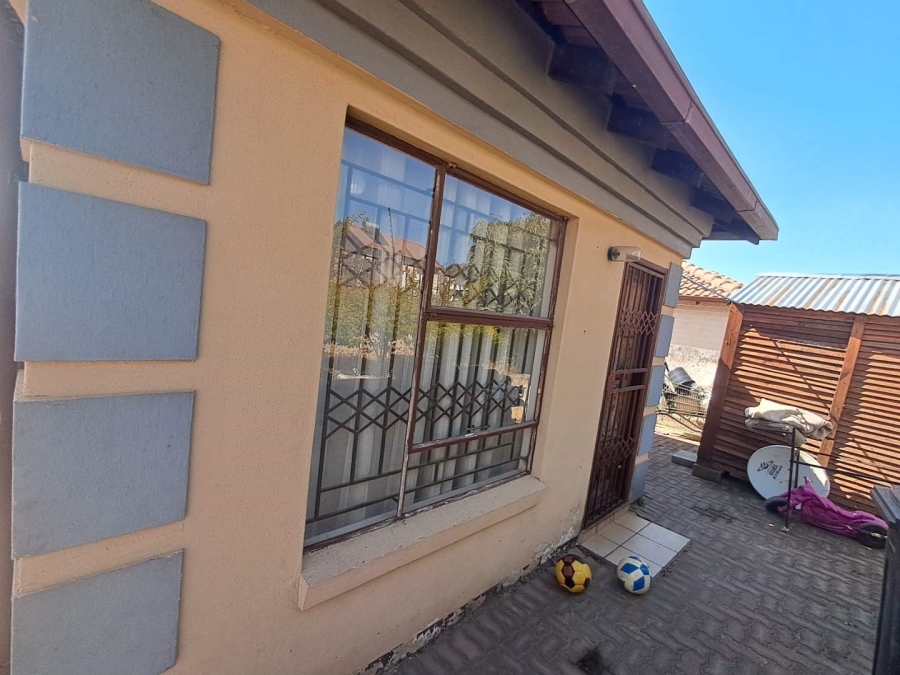 3 Bedroom Property for Sale in Olievenhoutbosch Gauteng