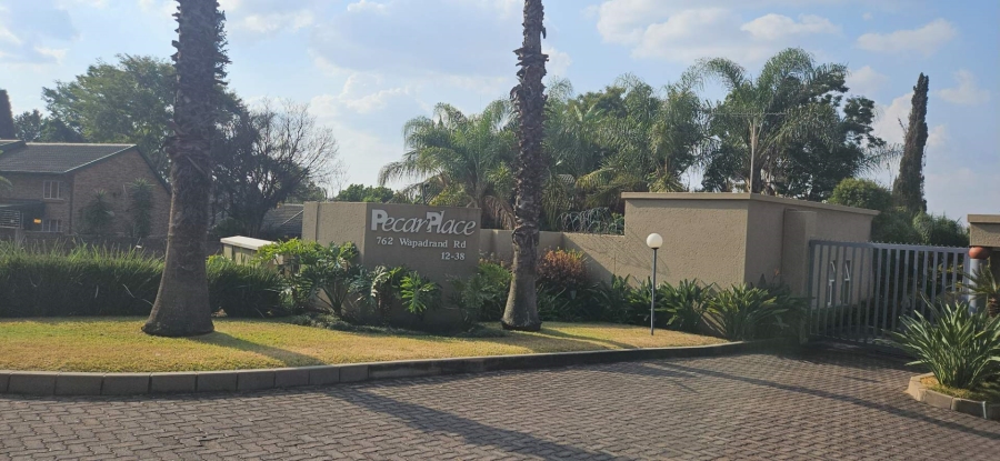 2 Bedroom Property for Sale in Wapadrand Gauteng