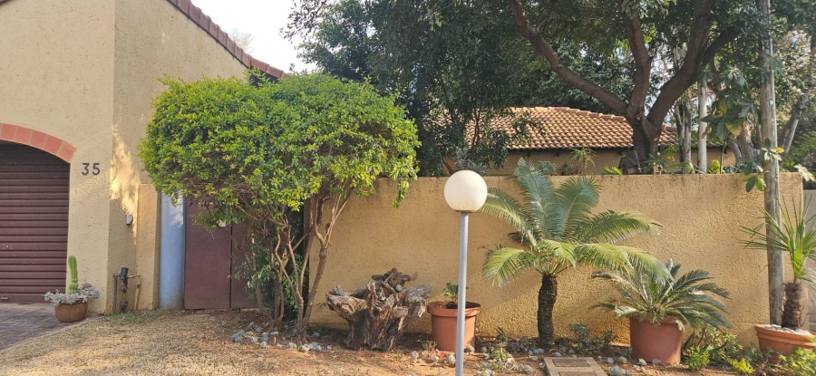 2 Bedroom Property for Sale in Wapadrand Gauteng