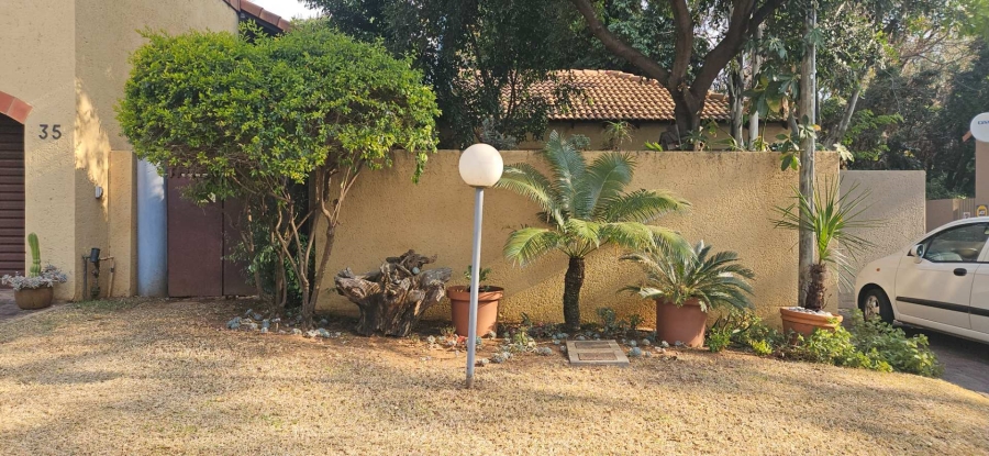2 Bedroom Property for Sale in Wapadrand Gauteng