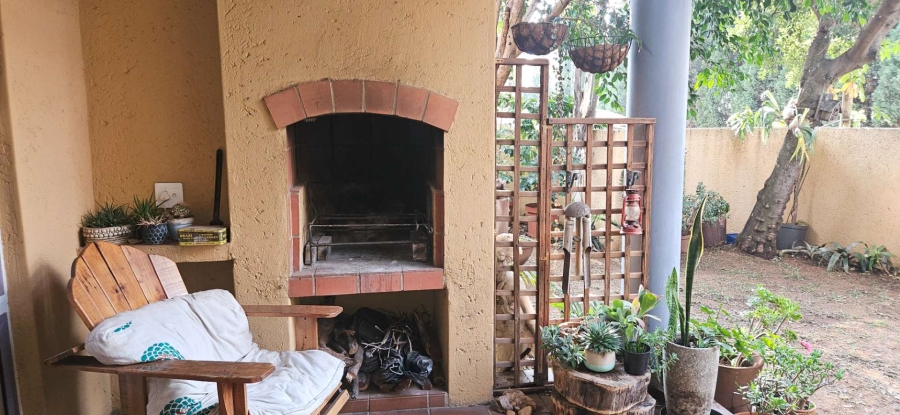 2 Bedroom Property for Sale in Wapadrand Gauteng