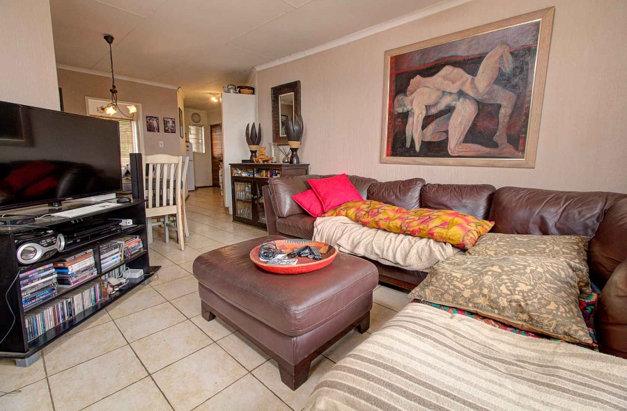2 Bedroom Property for Sale in Wilgeheuwel Gauteng