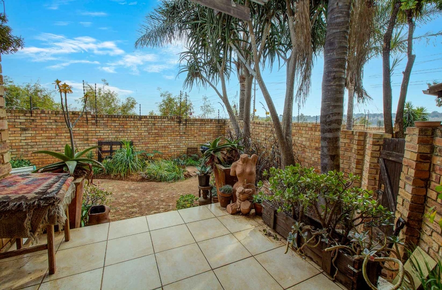 2 Bedroom Property for Sale in Wilgeheuwel Gauteng