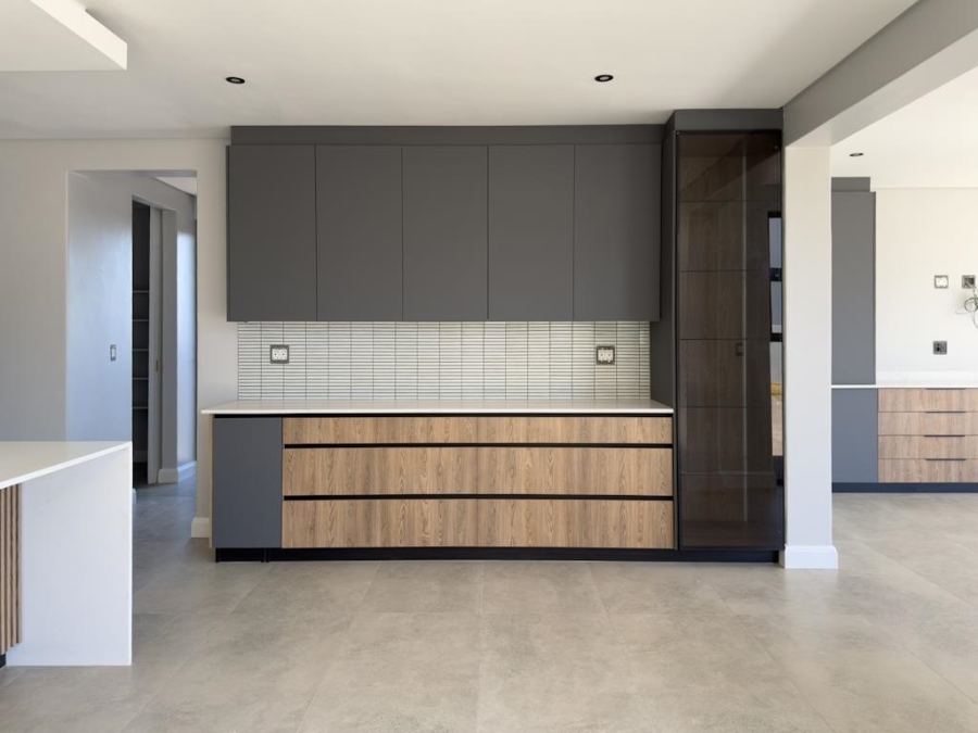 5 Bedroom Property for Sale in Midstream Heights Gauteng