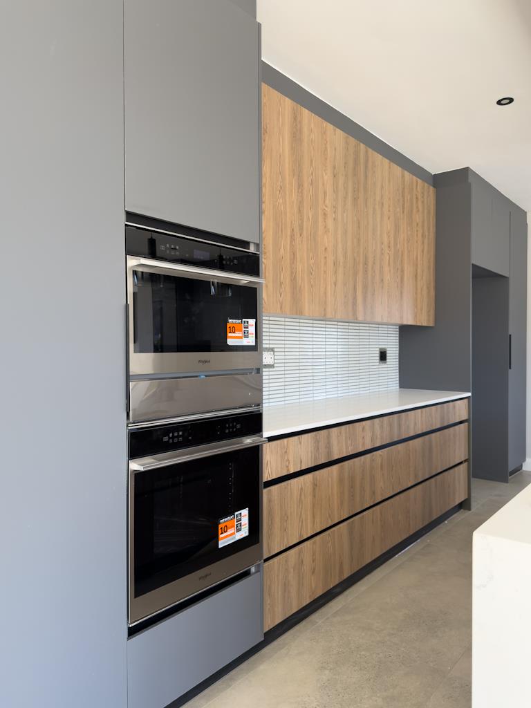 5 Bedroom Property for Sale in Midstream Heights Gauteng