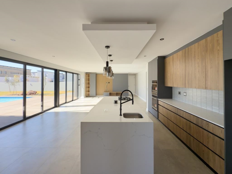 5 Bedroom Property for Sale in Midstream Heights Gauteng