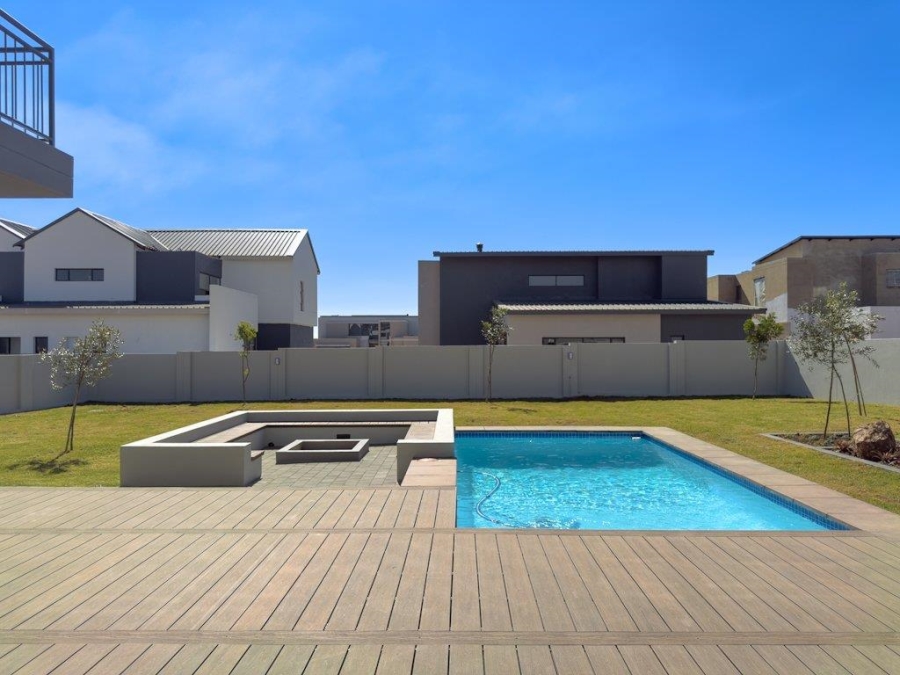 5 Bedroom Property for Sale in Midstream Heights Gauteng