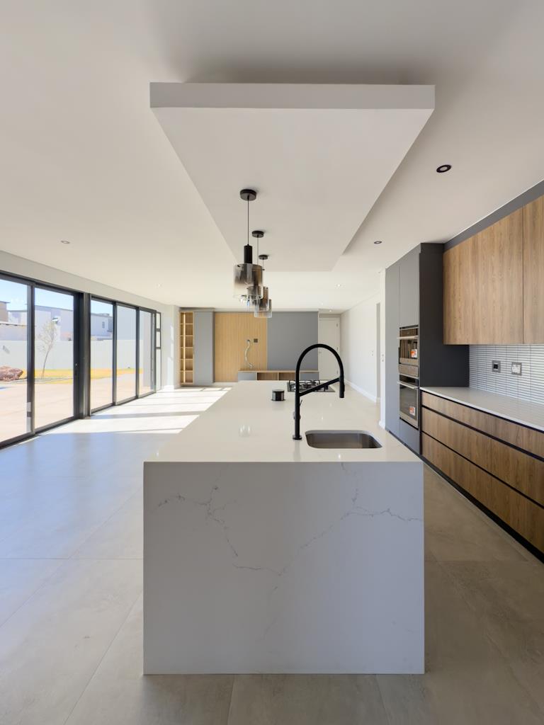 5 Bedroom Property for Sale in Midstream Heights Gauteng