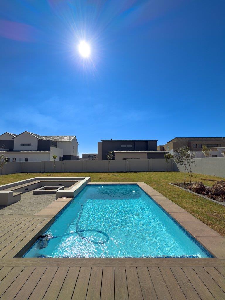 5 Bedroom Property for Sale in Midstream Heights Gauteng