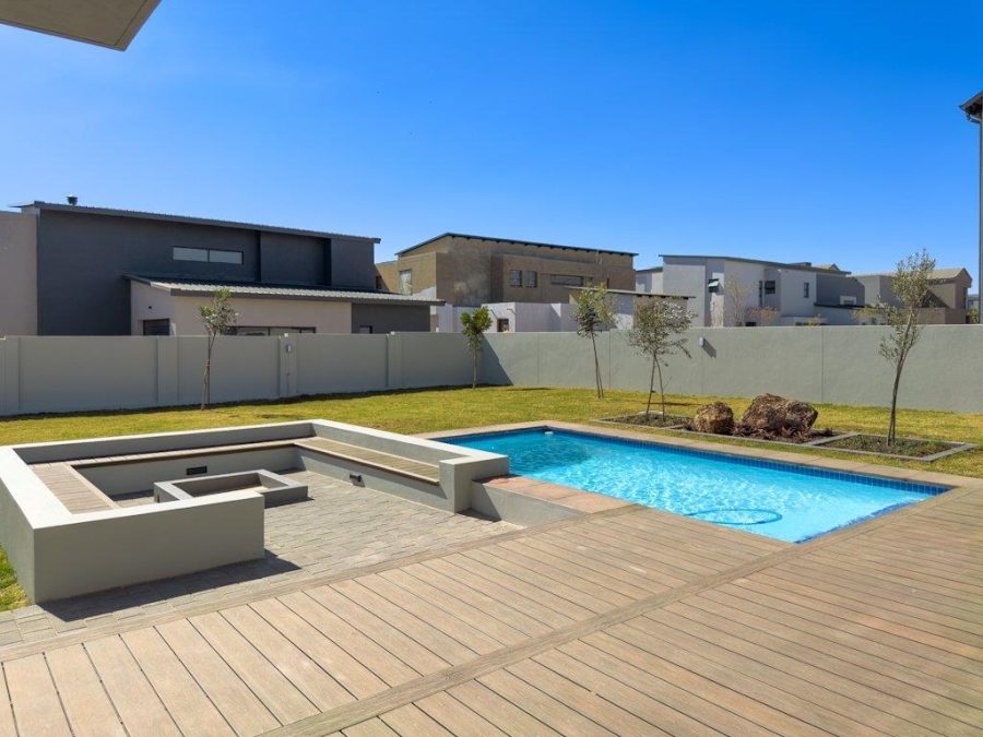 5 Bedroom Property for Sale in Midstream Heights Gauteng