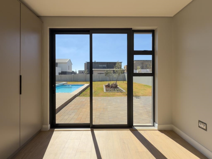 5 Bedroom Property for Sale in Midstream Heights Gauteng