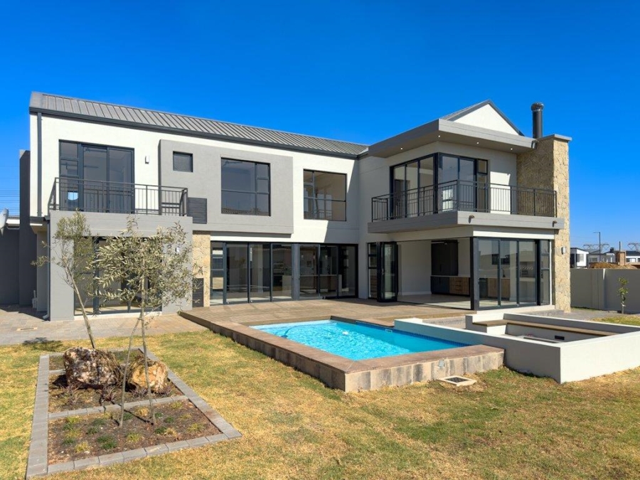 5 Bedroom Property for Sale in Midstream Heights Gauteng