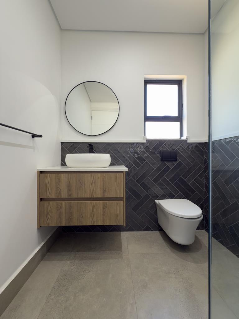 5 Bedroom Property for Sale in Midstream Heights Gauteng