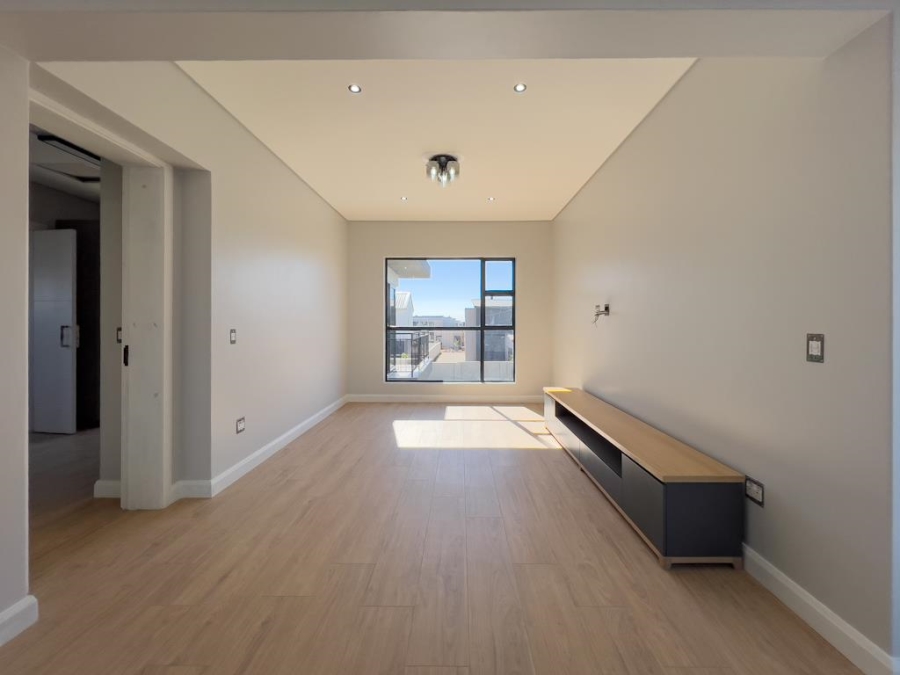 5 Bedroom Property for Sale in Midstream Heights Gauteng
