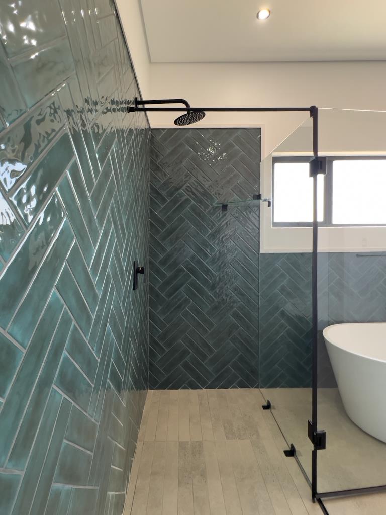 5 Bedroom Property for Sale in Midstream Heights Gauteng