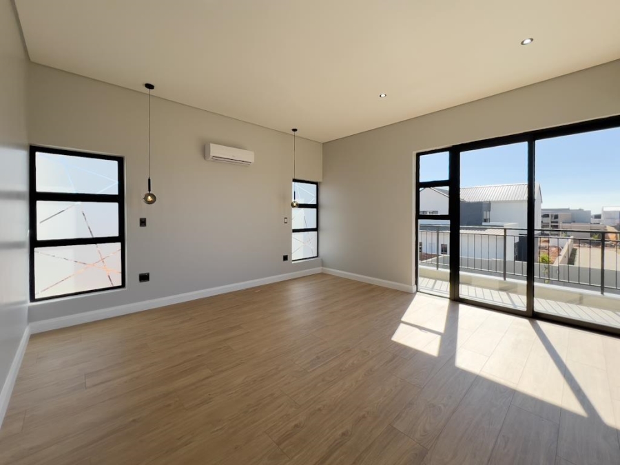 5 Bedroom Property for Sale in Midstream Heights Gauteng