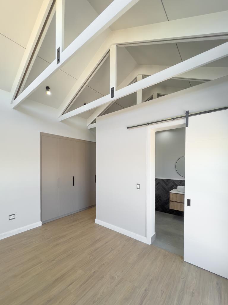 5 Bedroom Property for Sale in Midstream Heights Gauteng