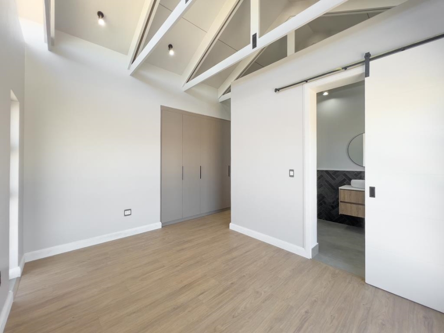 5 Bedroom Property for Sale in Midstream Heights Gauteng
