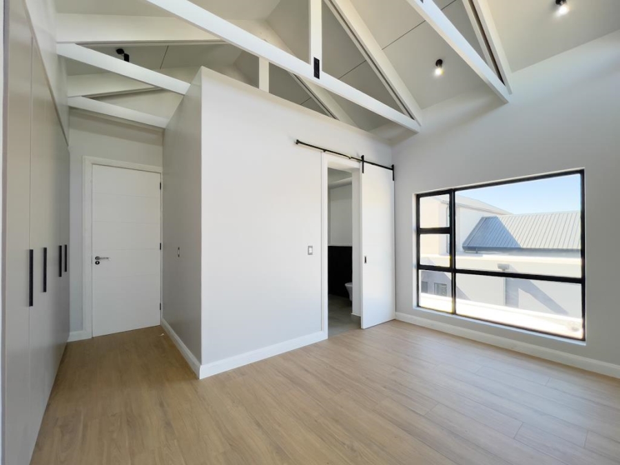 5 Bedroom Property for Sale in Midstream Heights Gauteng