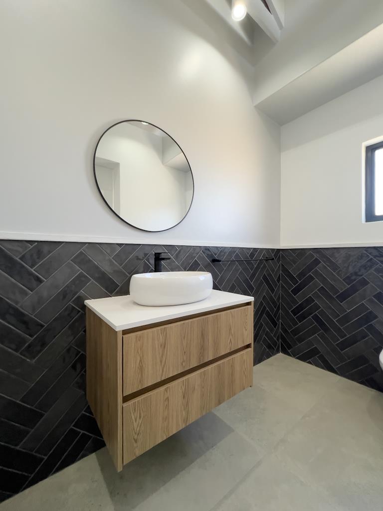 5 Bedroom Property for Sale in Midstream Heights Gauteng