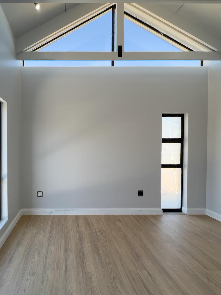 5 Bedroom Property for Sale in Midstream Heights Gauteng