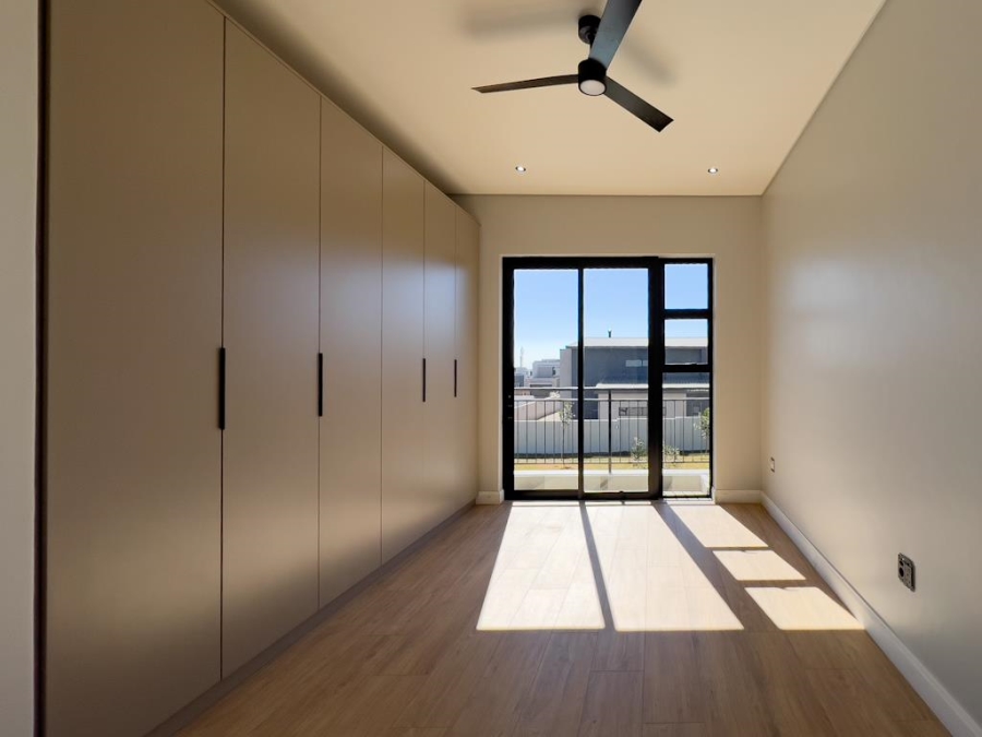 5 Bedroom Property for Sale in Midstream Heights Gauteng