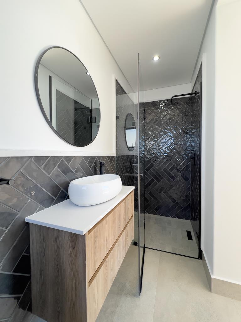 5 Bedroom Property for Sale in Midstream Heights Gauteng