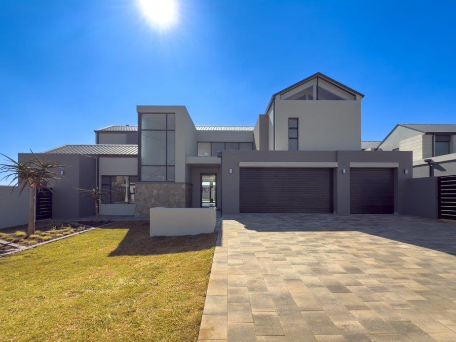 5 Bedroom Property for Sale in Midstream Heights Gauteng