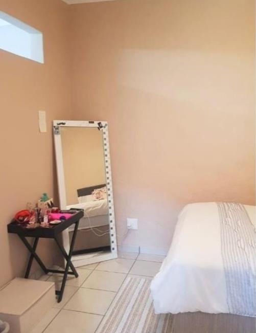 To Let 2 Bedroom Property for Rent in Waverley Gauteng